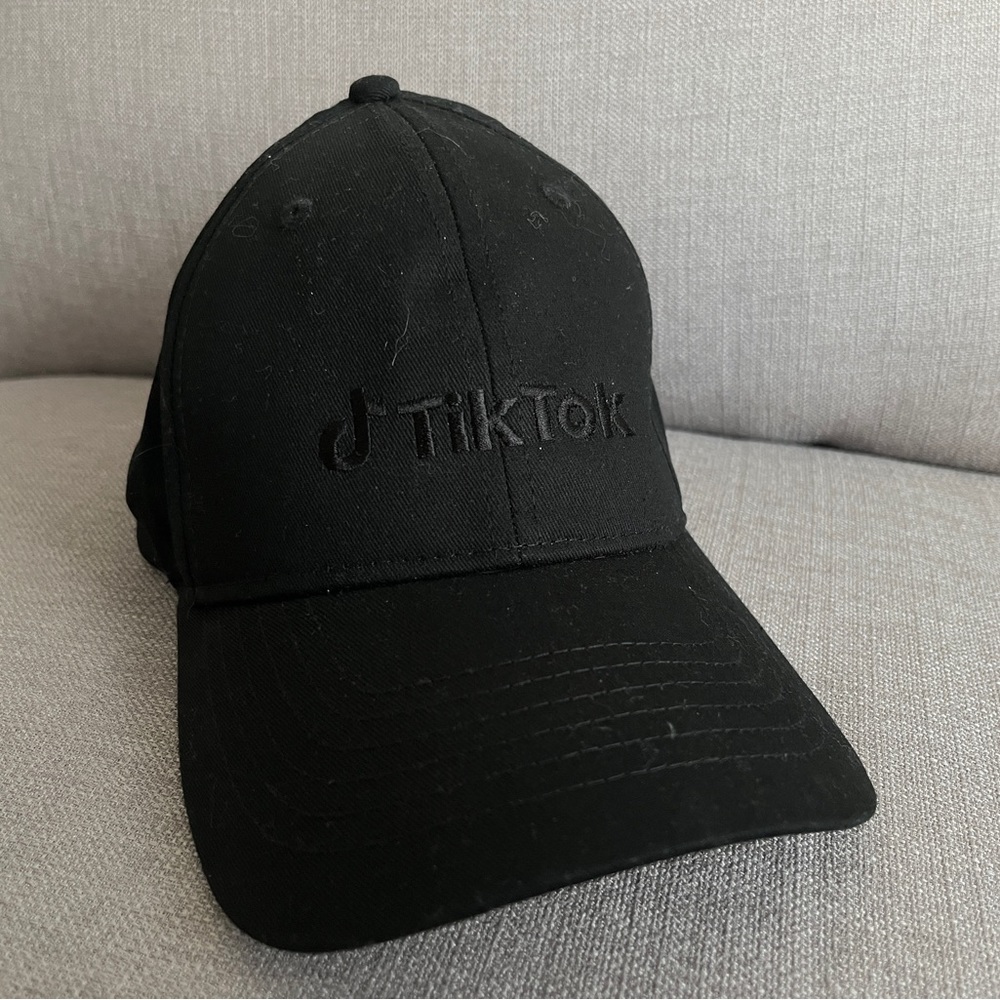 TikTok Unisex Black Cap